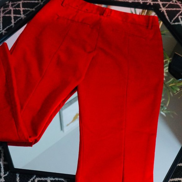 EXPRESS COLUMNIST PANTSUITS ,COLOR RED ,SIZE 6R (PREOWNED) - Picture 3 of 6